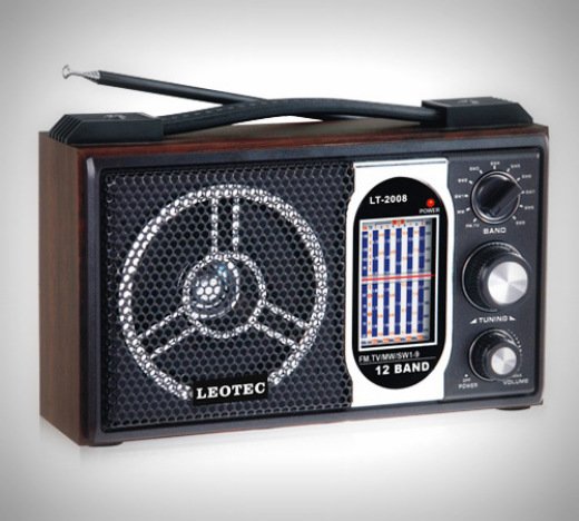 Radio portabil Leotec LT-2008, model retro